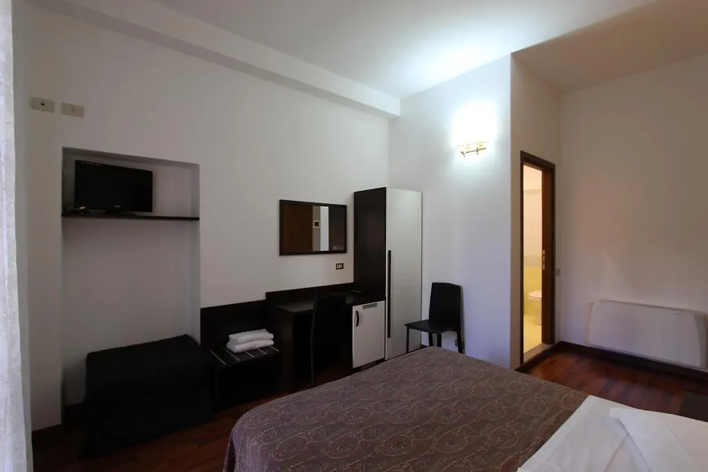 **  Lux Hotel Durante Milan Italy