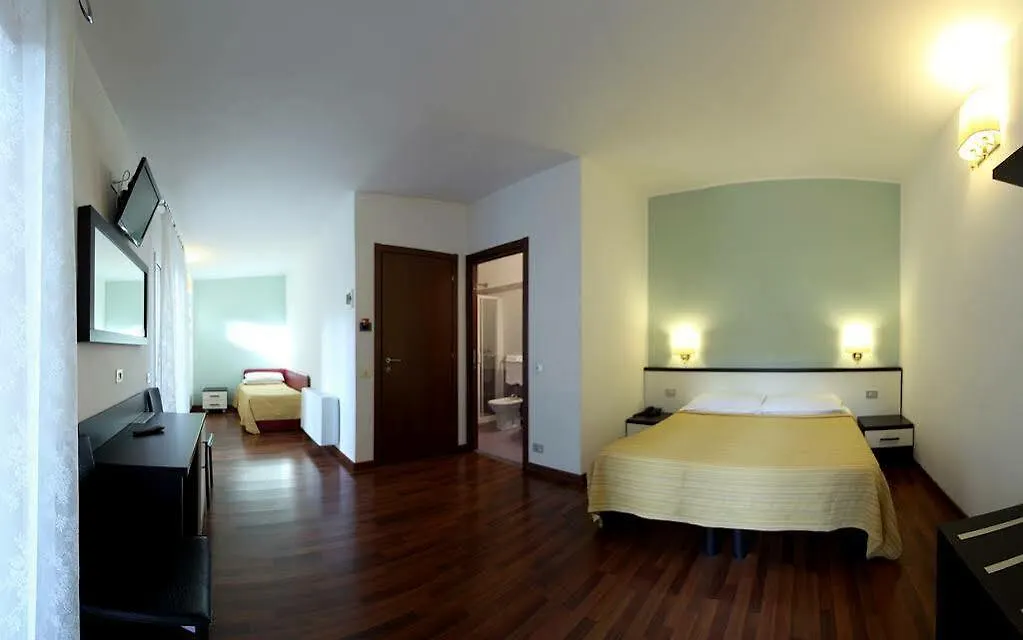 Lux Hotel Durante Milan 2*,  Italy